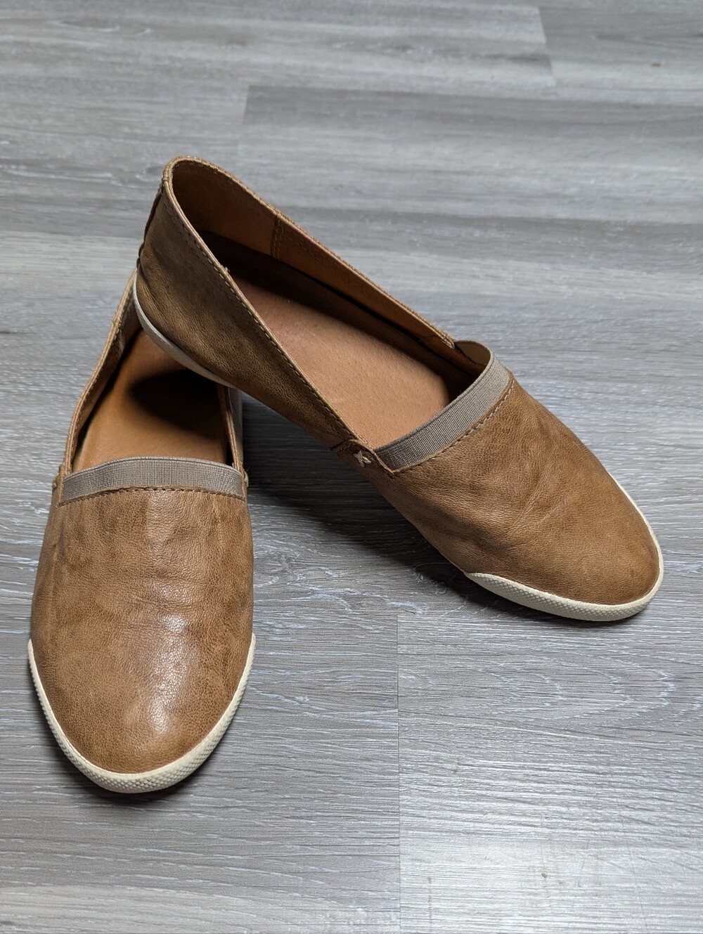 Frye Melanie Shoes Size 7.5M Slip On Cognac Leather Sneakers